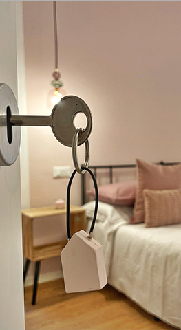 progetto di interior design con ristrutturazione integrale di una casa vacanze, con tre camere e tre bagni